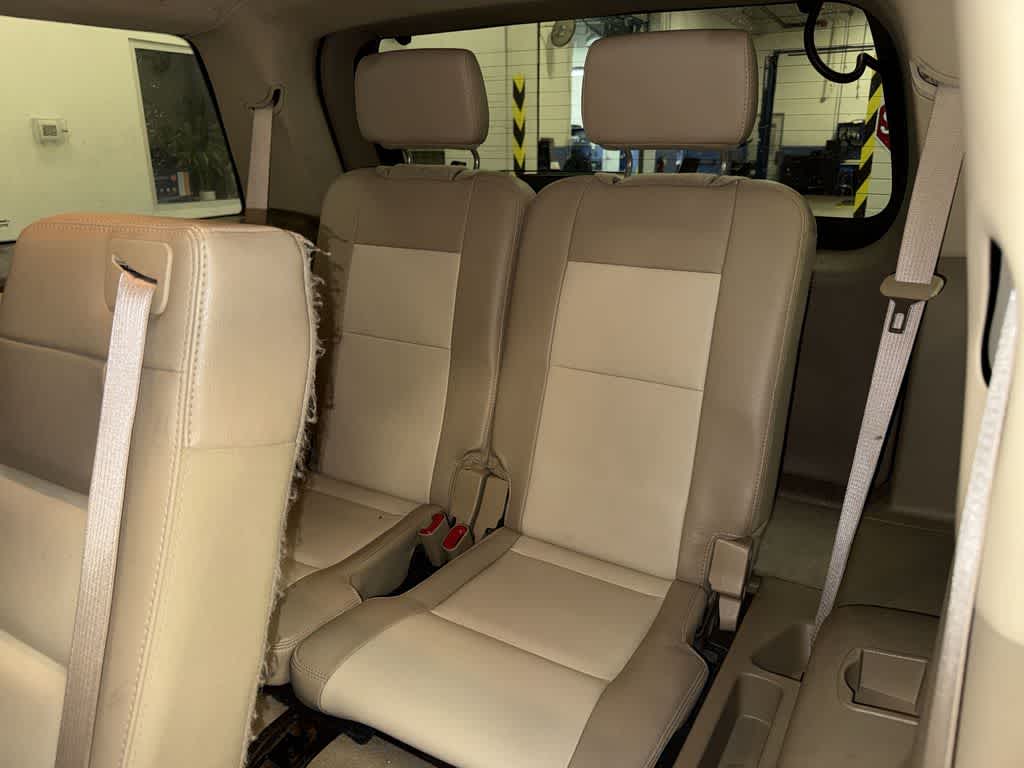 Thumbnail: 2010 Ford Explorer - 18