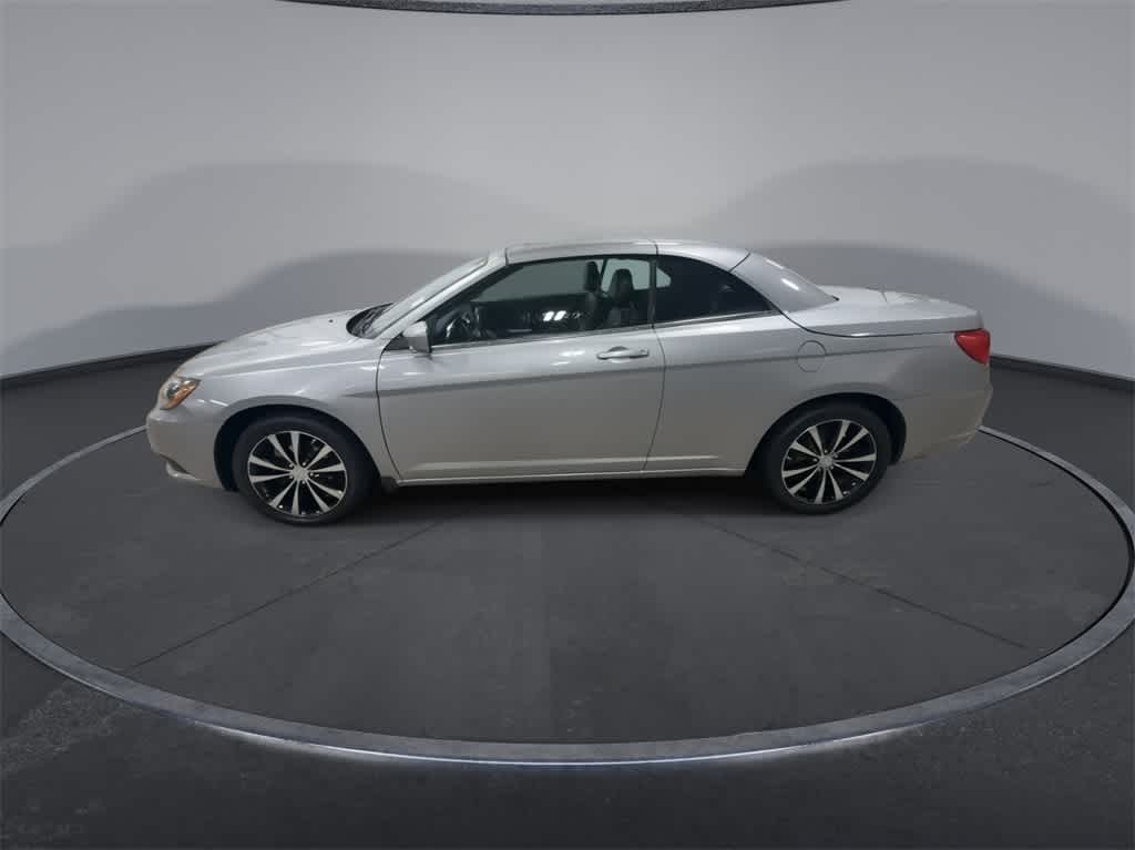 Thumbnail: 2013 Chrysler 200 - 5