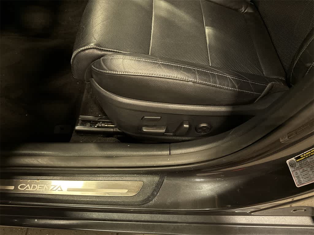 Thumbnail: 2018 Kia Cadenza - 23