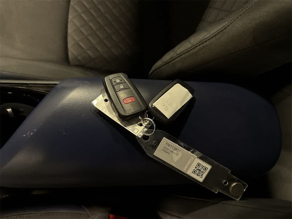 Thumbnail: 2020 Toyota C-HR - 29