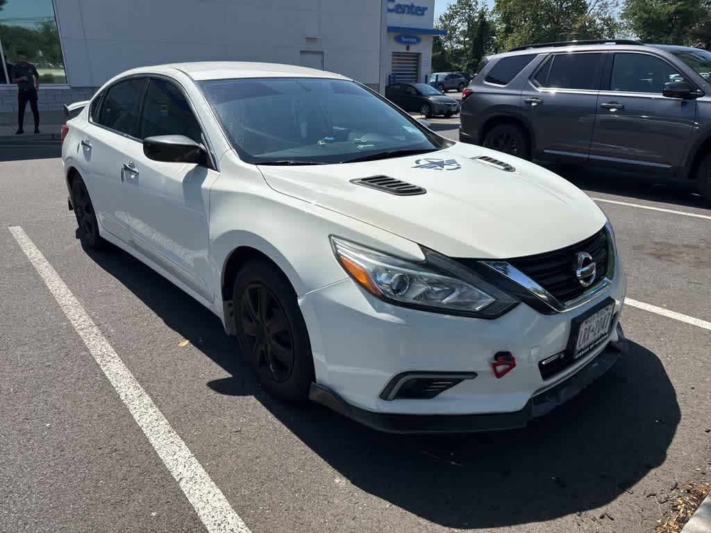 Thumbnail: 2017 Nissan Altima - 5