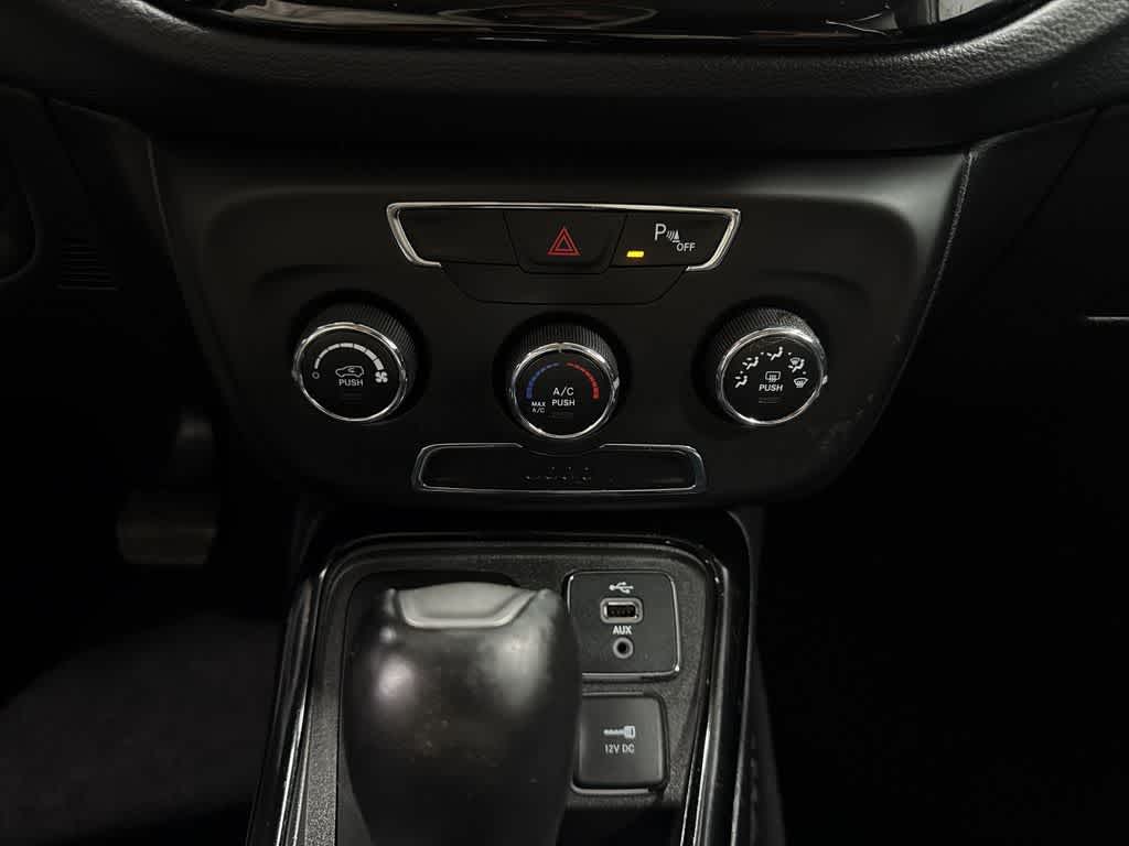 Thumbnail: 2018 Jeep Compass - 21