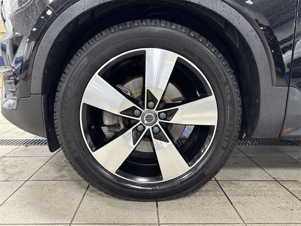 Thumbnail: 2020 Volvo XC40 - 10