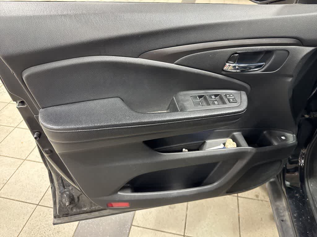 Thumbnail: 2017 Honda Ridgeline - 7