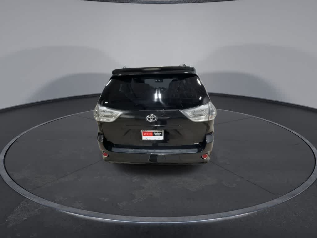 Thumbnail: 2014 Toyota Sienna - 7