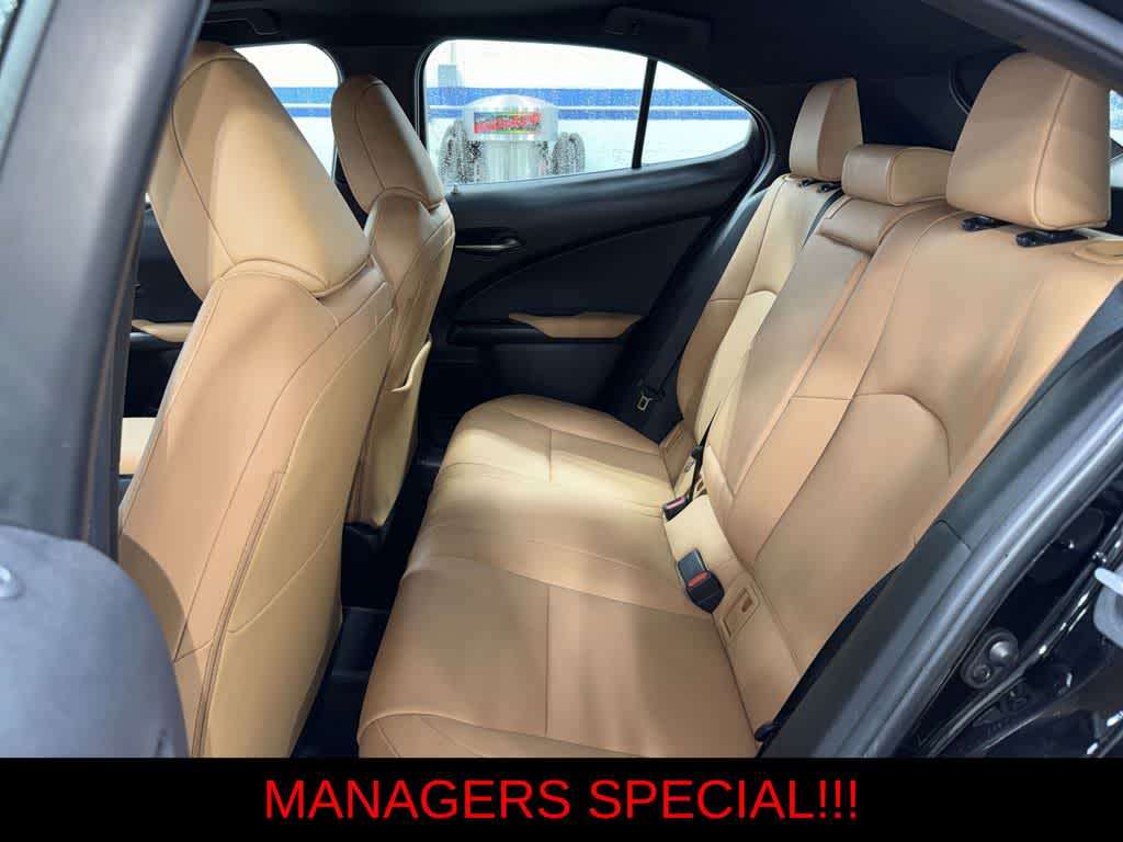 Thumbnail: 2024 Lexus UX - 17