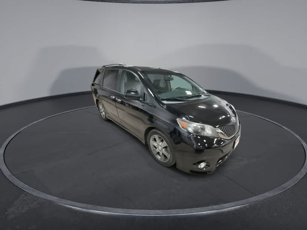 Thumbnail: 2014 Toyota Sienna - 2