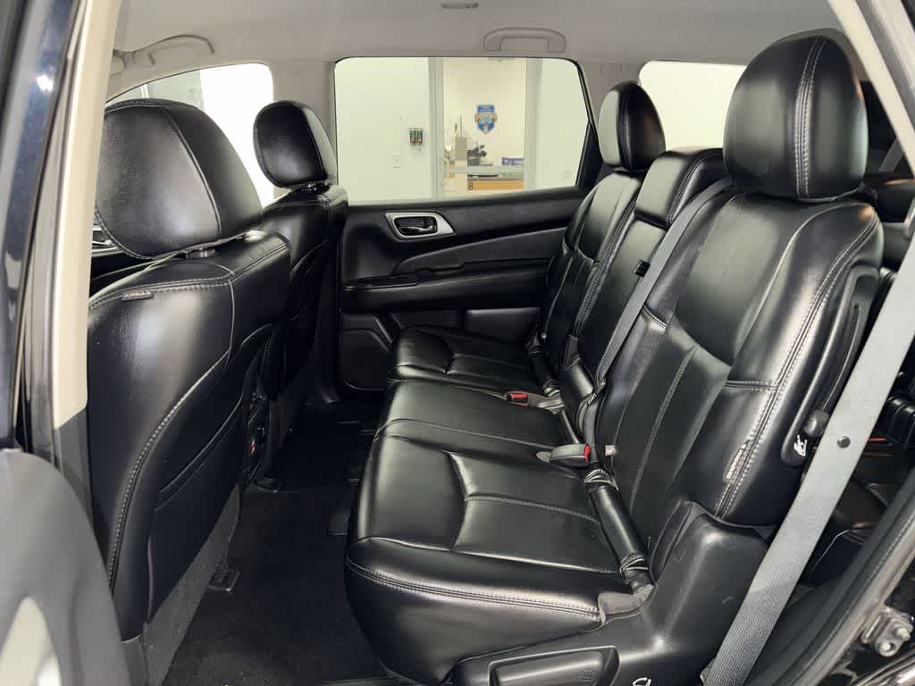 Thumbnail: 2018 Nissan Pathfinder - 17