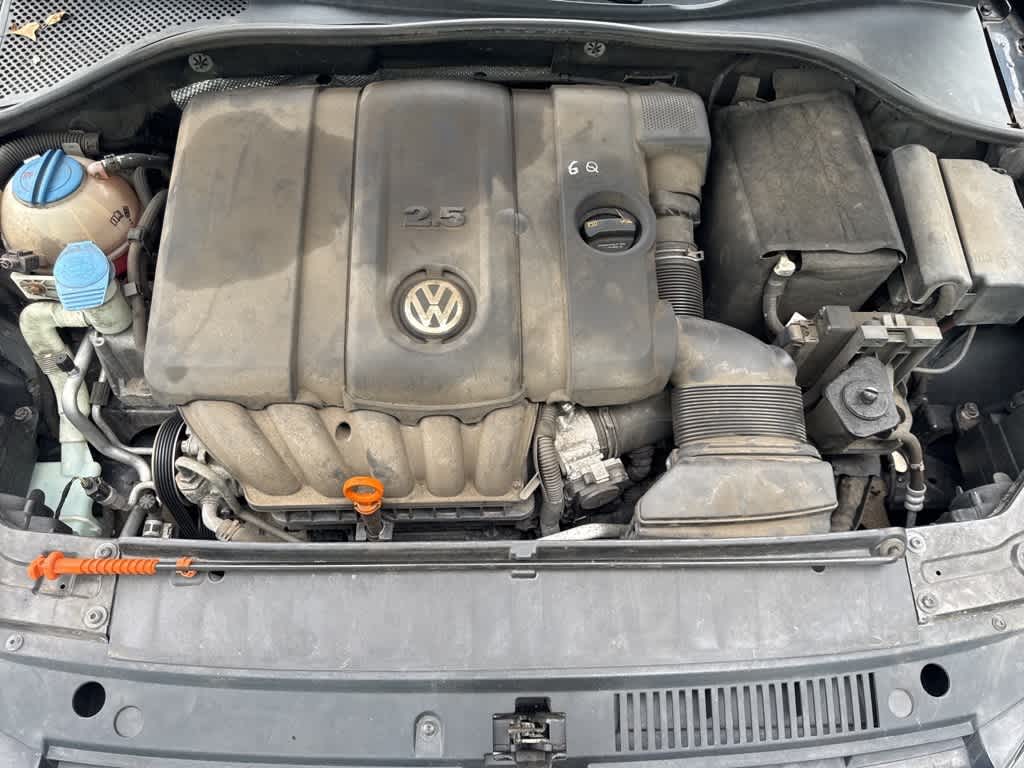 Thumbnail: 2012 Volkswagen Passat - 21