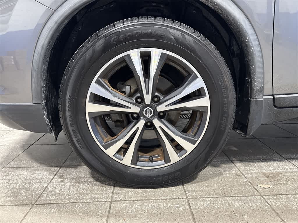 Thumbnail: 2019 Nissan Rogue - 10
