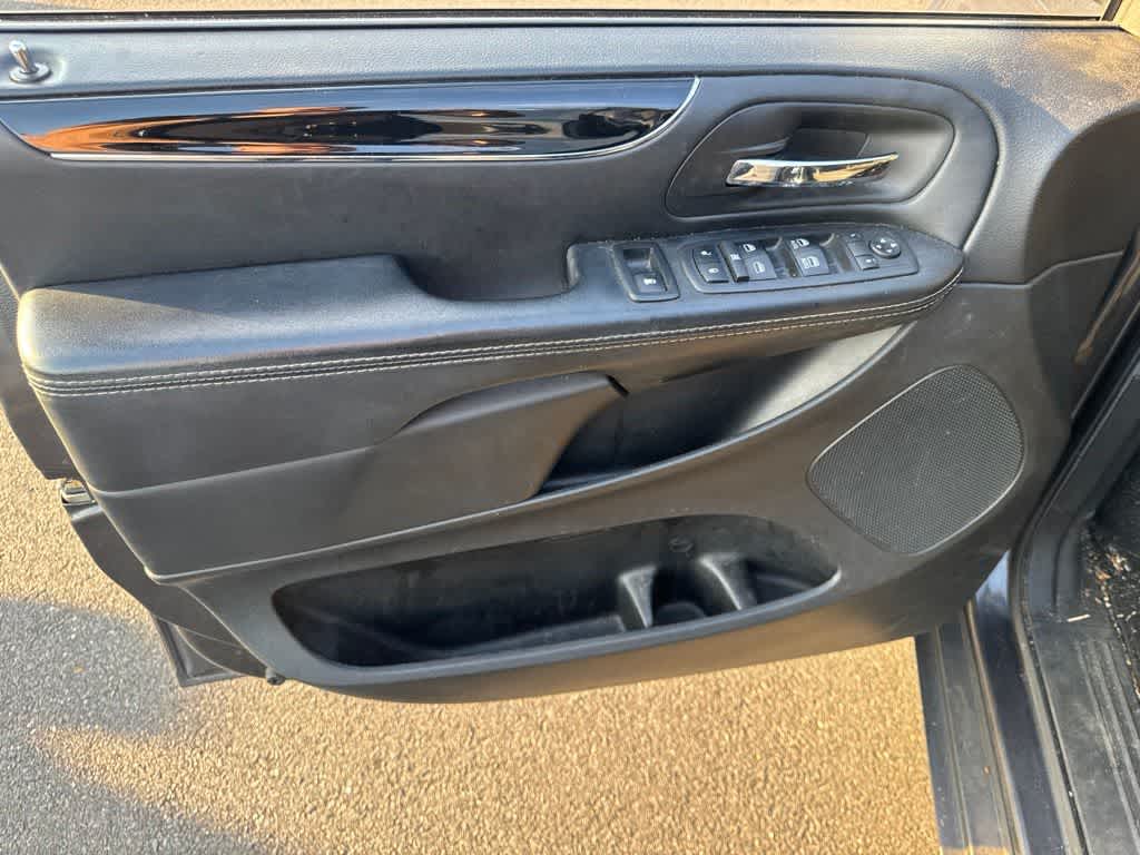 Thumbnail: 2018 Dodge Grand Caravan - 7