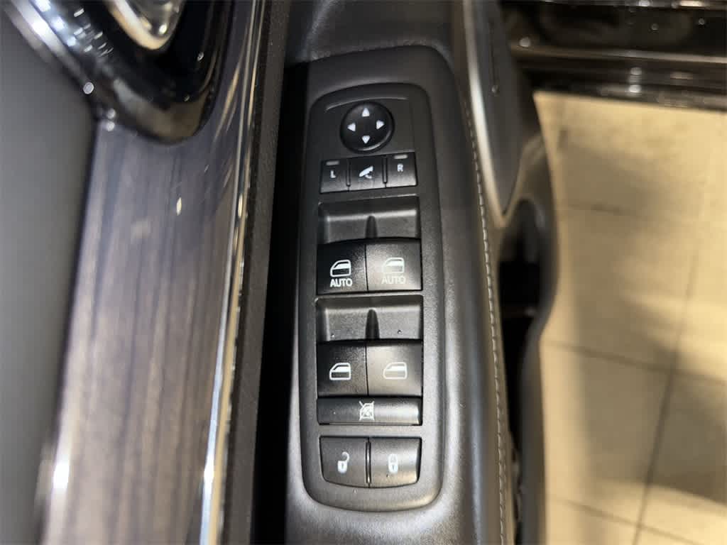 Thumbnail: 2019 Jeep Grand Cherokee - 23