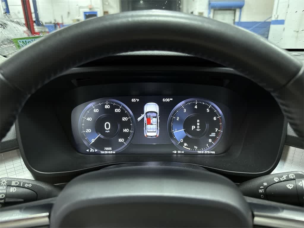 Thumbnail: 2020 Volvo XC40 - 35