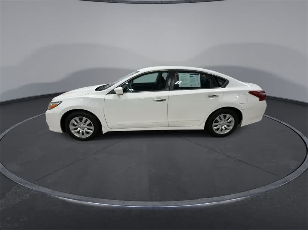 Thumbnail: 2018 Nissan Altima - 5