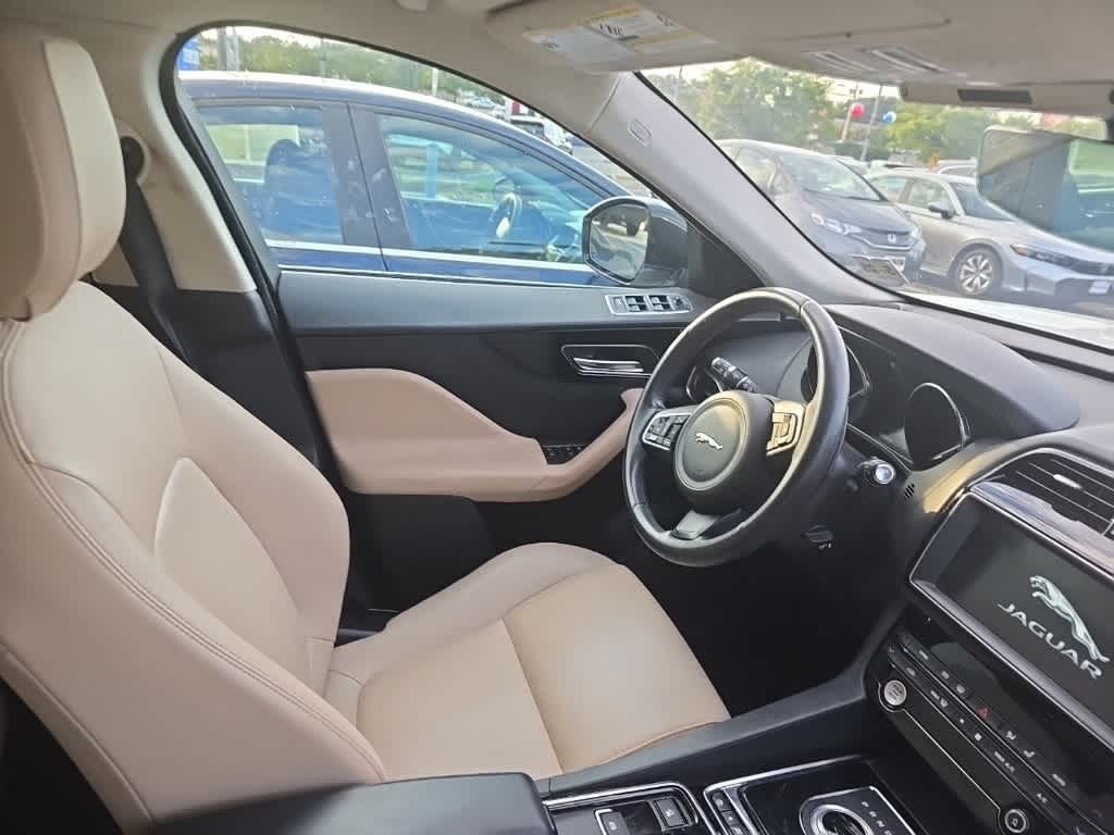 Thumbnail: 2020 Jaguar F-Pace - 6