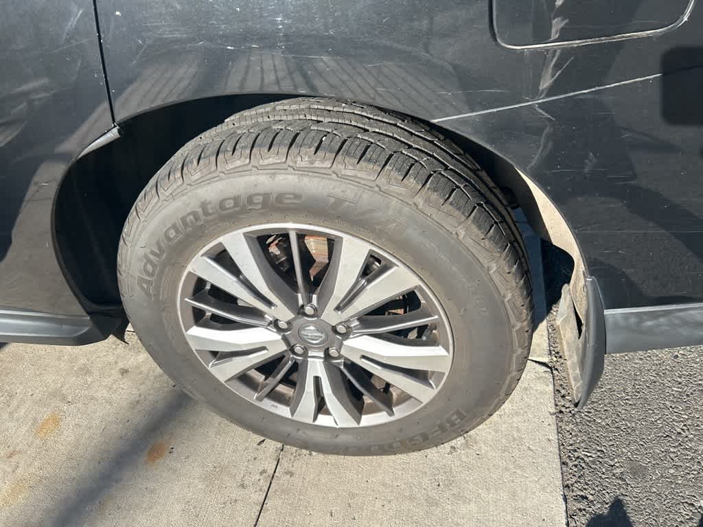 Thumbnail: 2019 Nissan Pathfinder - 12
