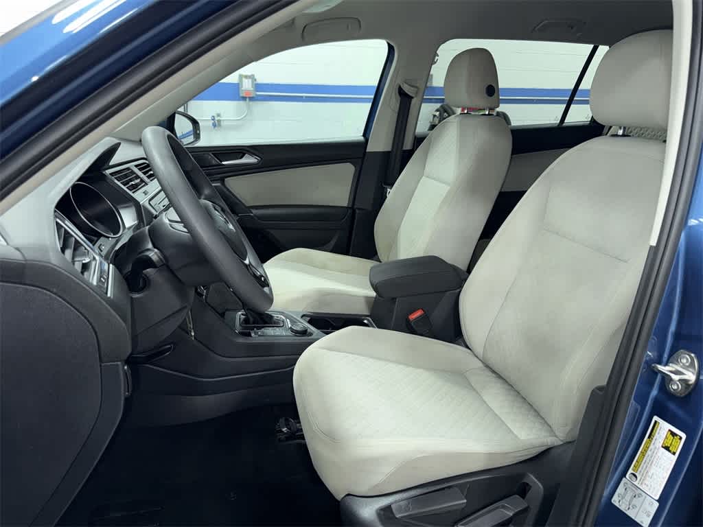 Thumbnail: 2018 Volkswagen Tiguan - 15