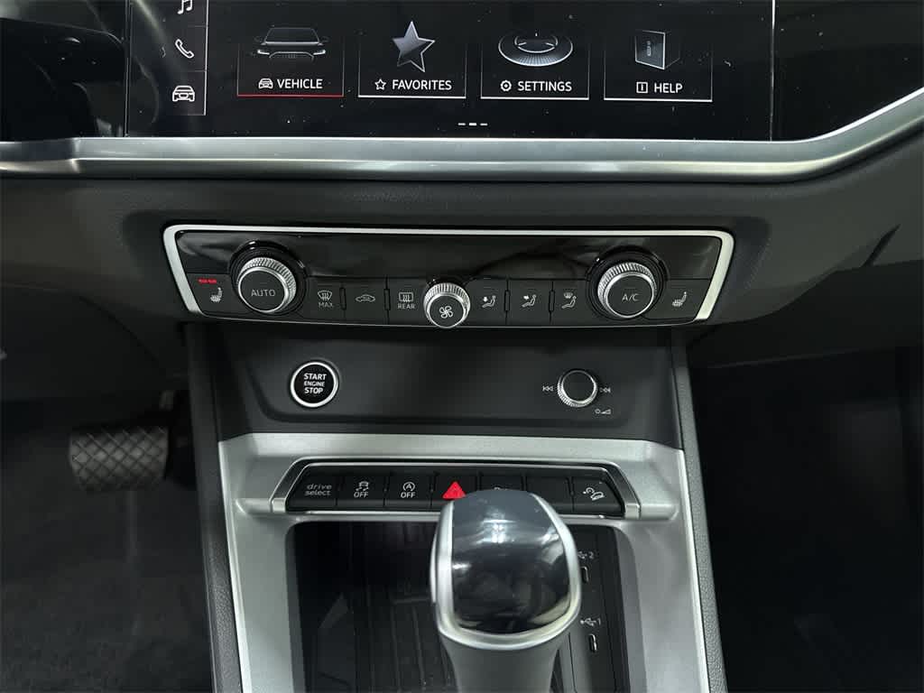 Thumbnail: 2024 Audi Q3 - 21