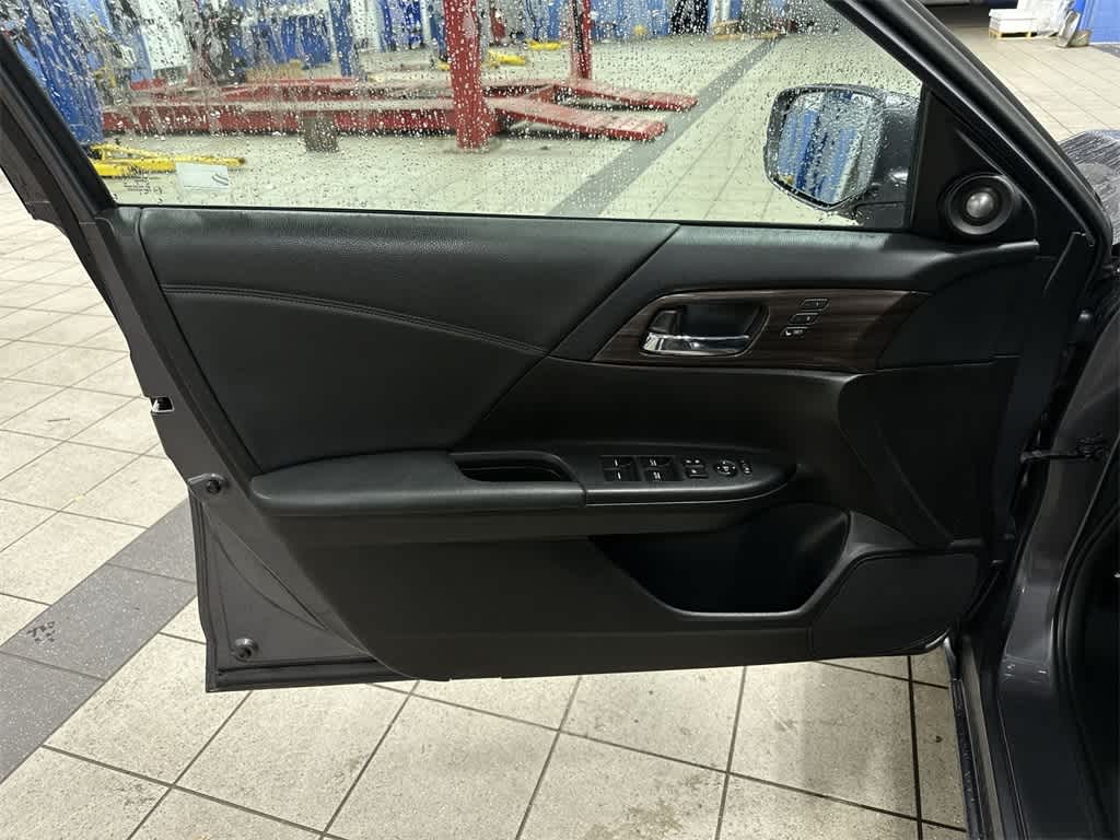 Thumbnail: 2017 Honda Accord - 29