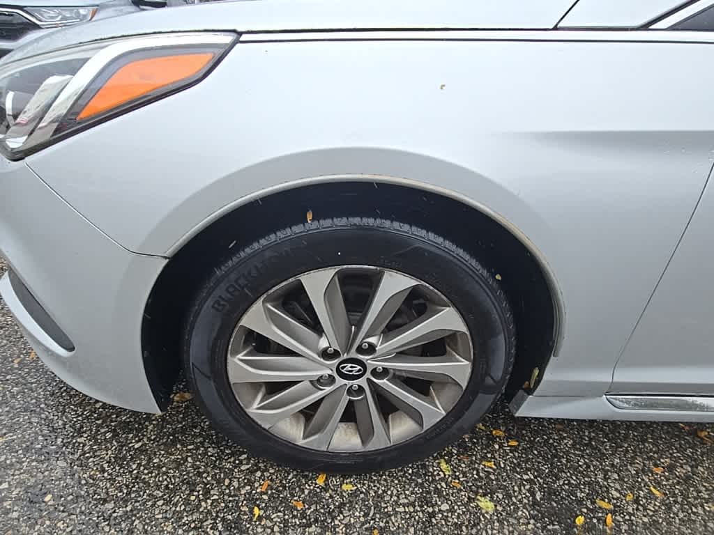 Thumbnail: 2016 Hyundai Sonata - 19