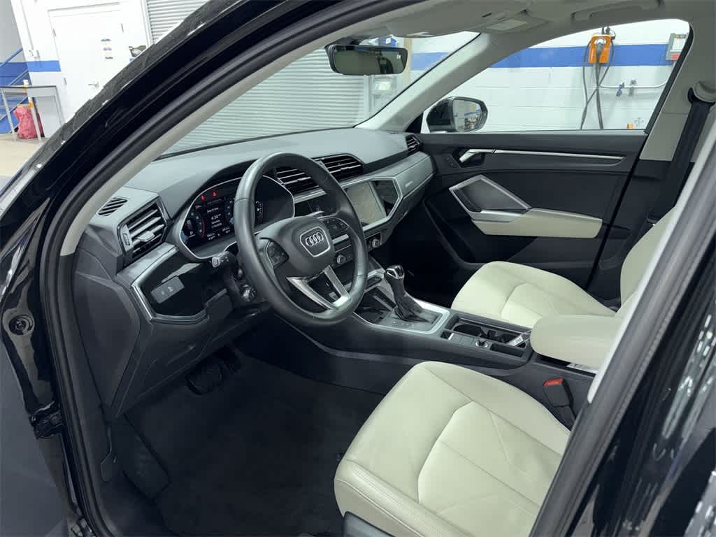 Thumbnail: 2024 Audi Q3 - 29