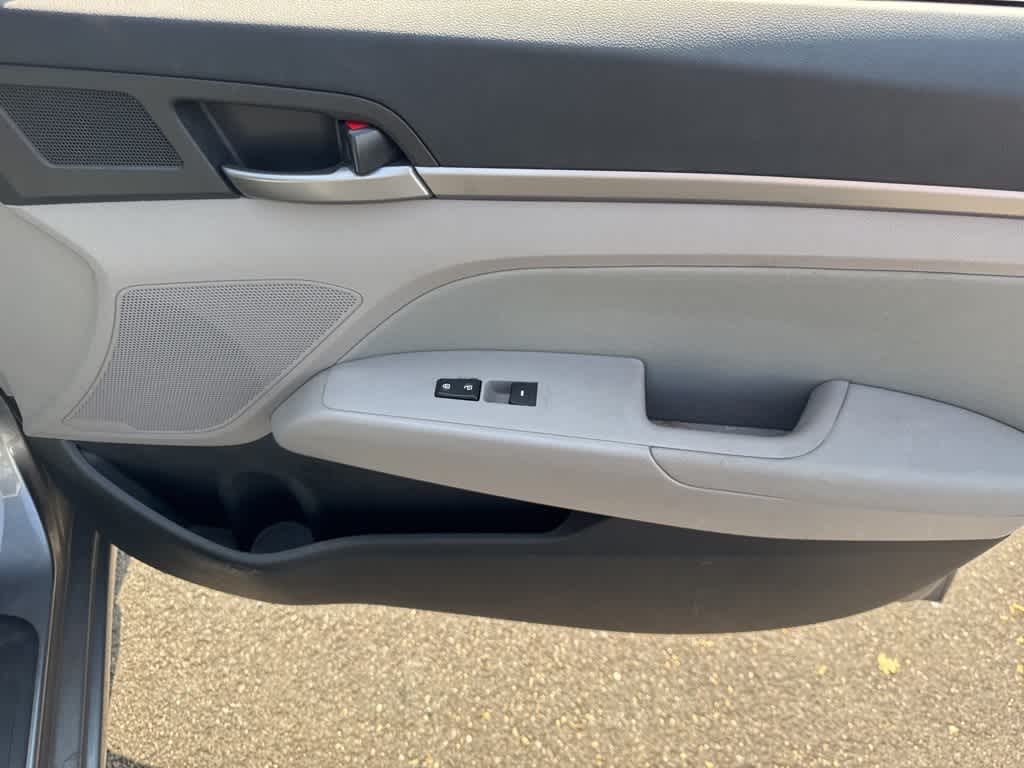 Thumbnail: 2018 Hyundai Elantra - 15