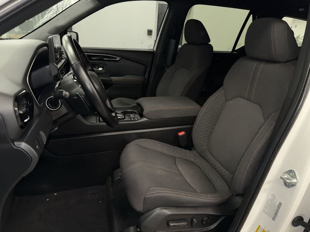 Thumbnail: 2025 Honda Pilot - 15