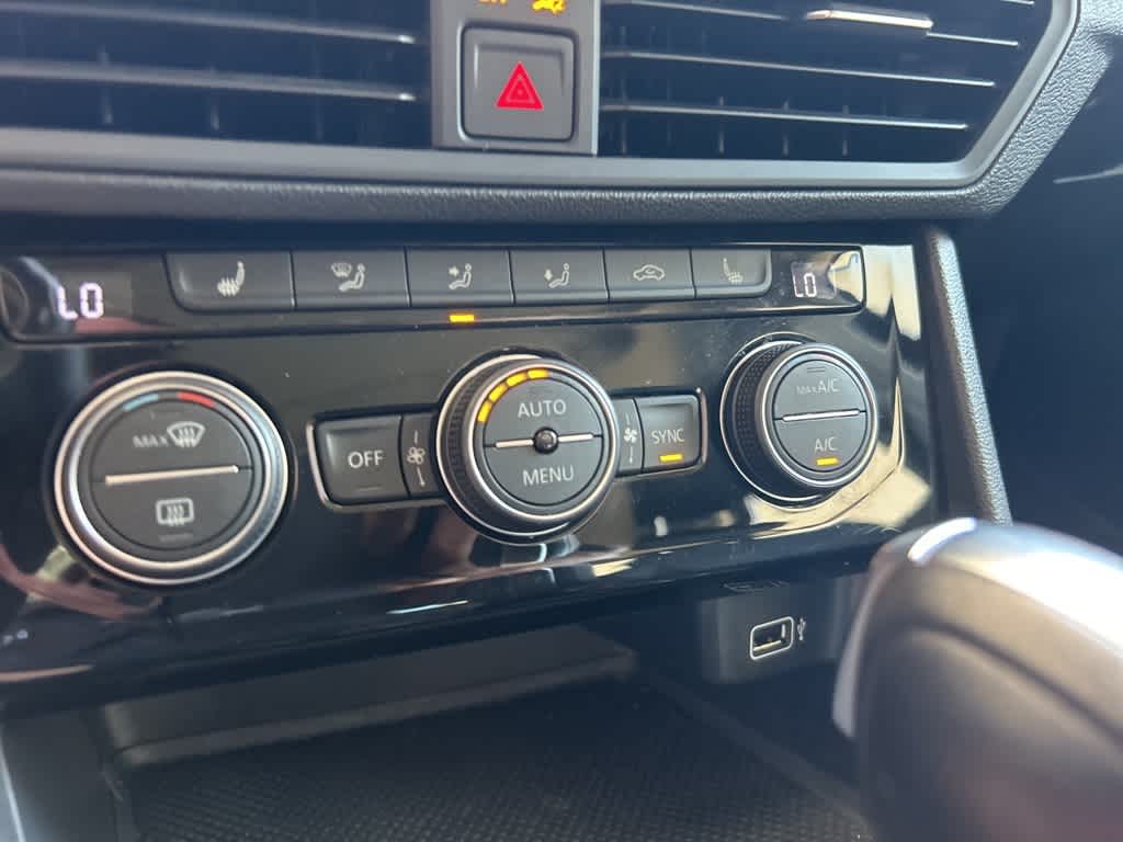 Thumbnail: 2019 Volkswagen Jetta - 21