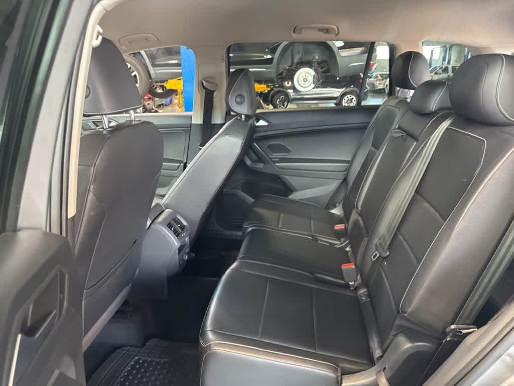 Thumbnail: 2021 Volkswagen Tiguan - 16
