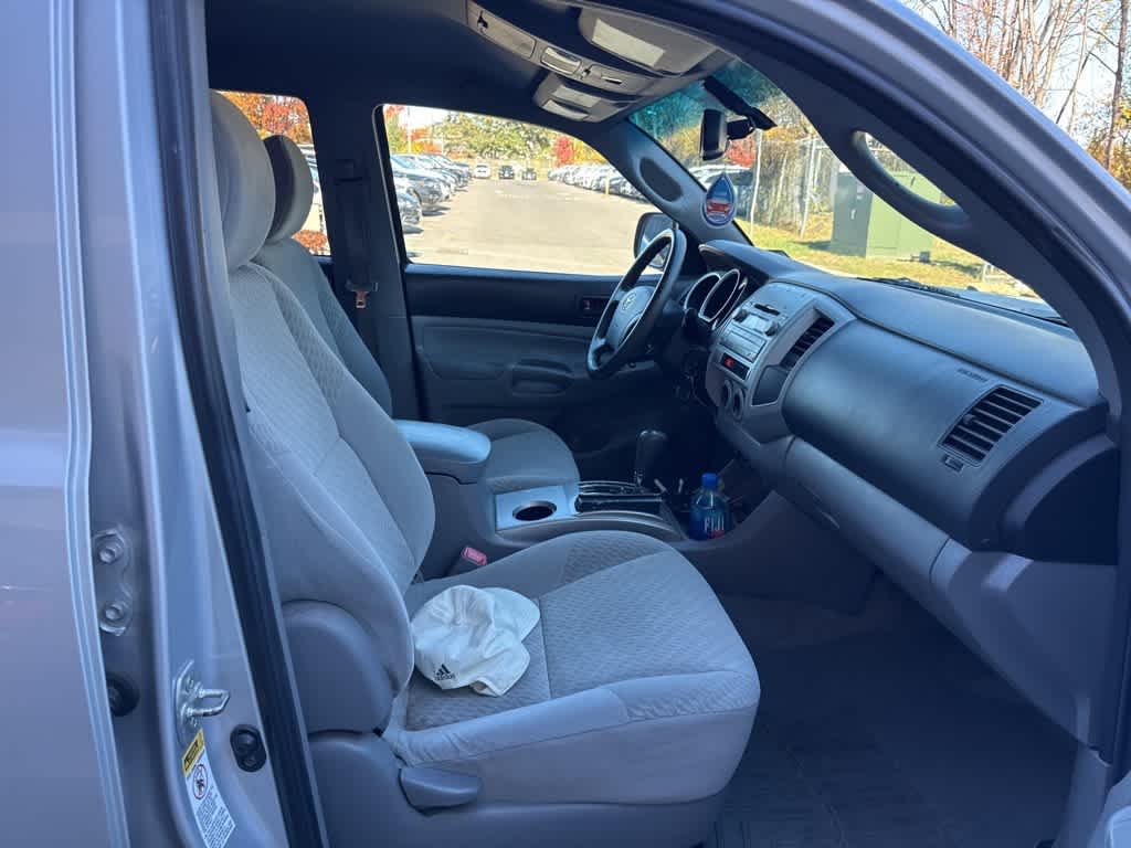 Thumbnail: 2011 Toyota Tacoma - 12