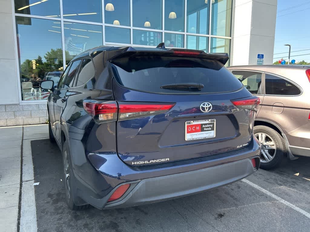Thumbnail: 2022 Toyota Highlander - 10