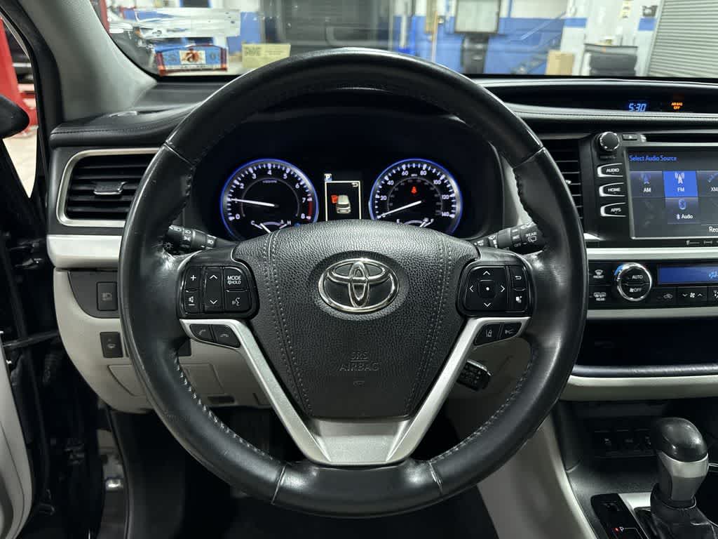 Thumbnail: 2019 Toyota Highlander - 19