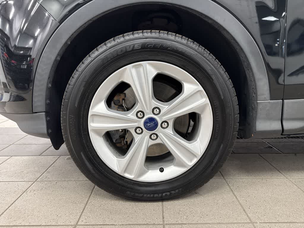 Thumbnail: 2016 Ford Escape - 10