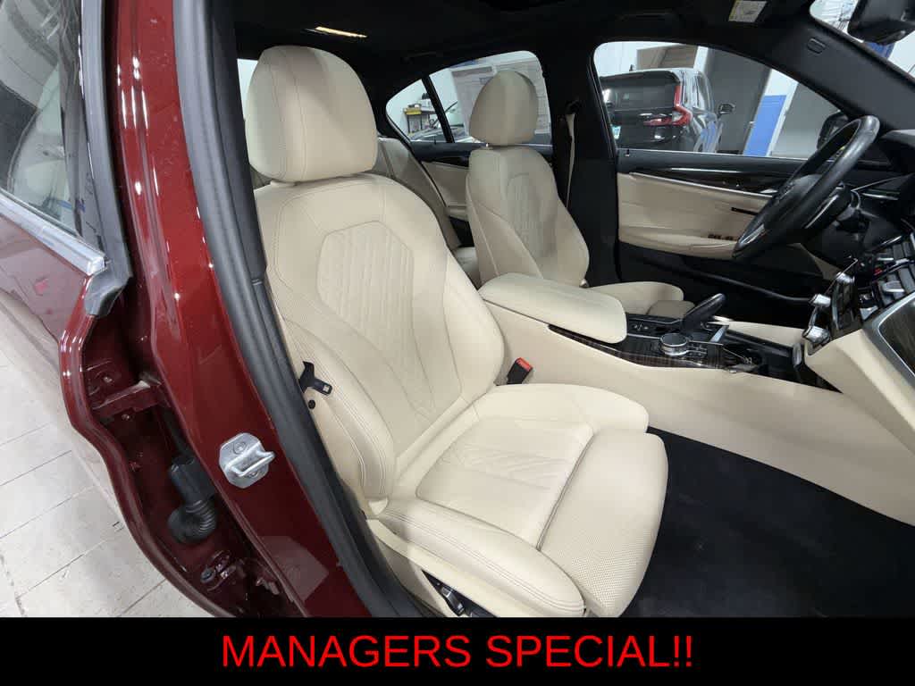 Thumbnail: 2023 BMW 5 Series - 16