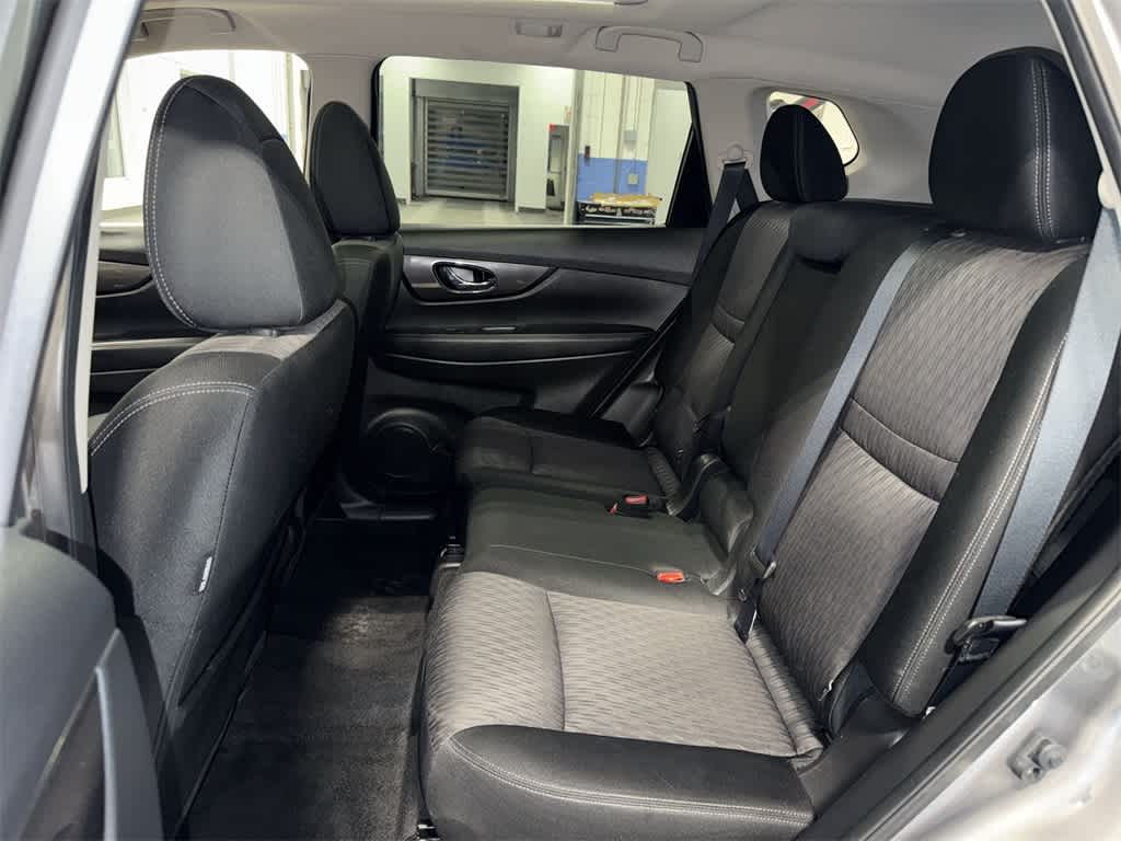 Thumbnail: 2019 Nissan Rogue - 17