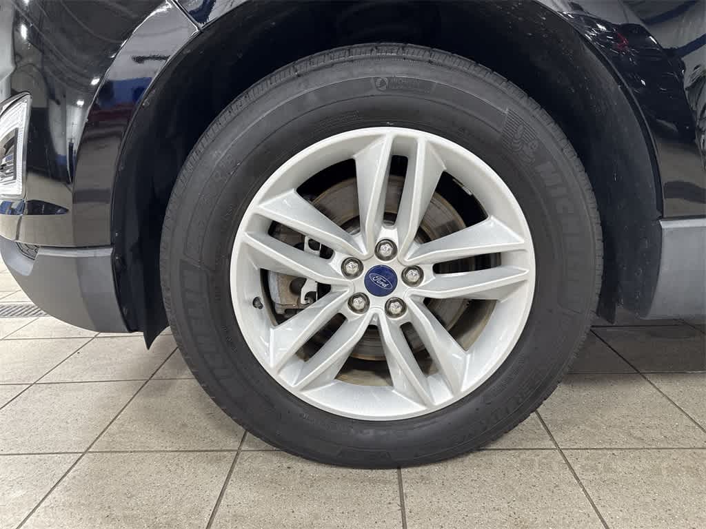 Thumbnail: 2017 Ford Edge - 10