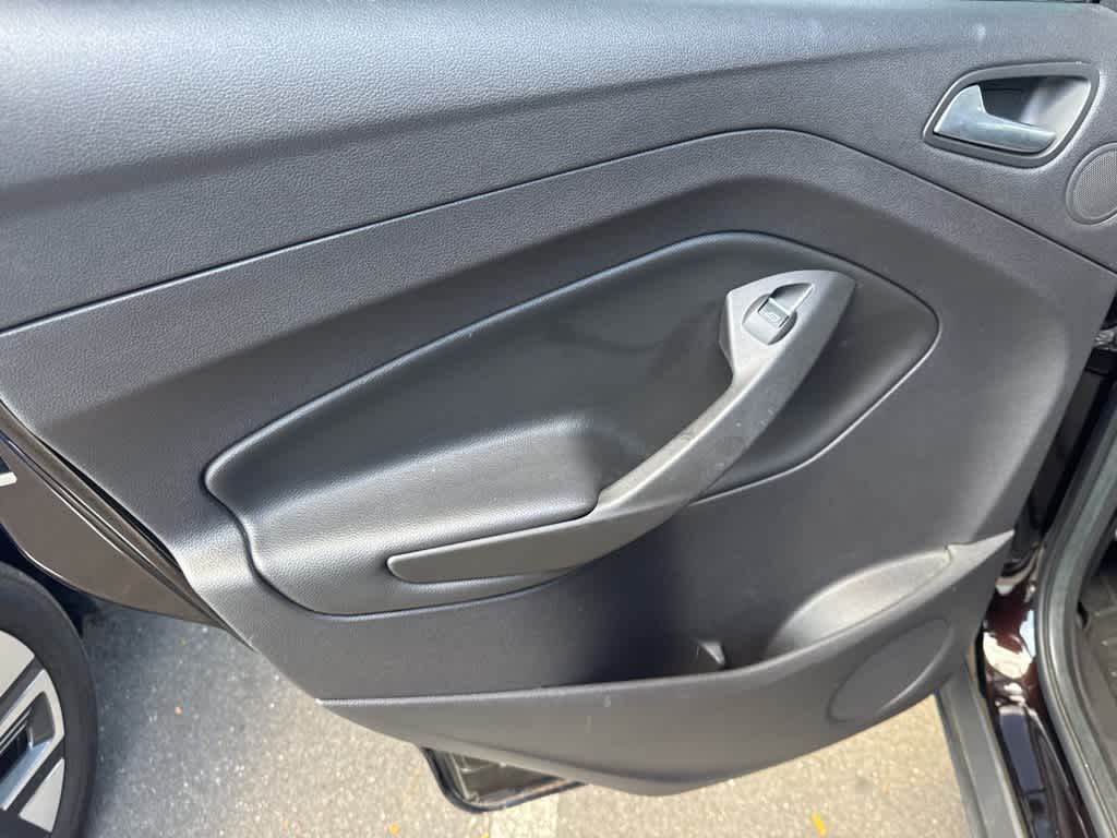 Thumbnail: 2013 Ford Escape - 28