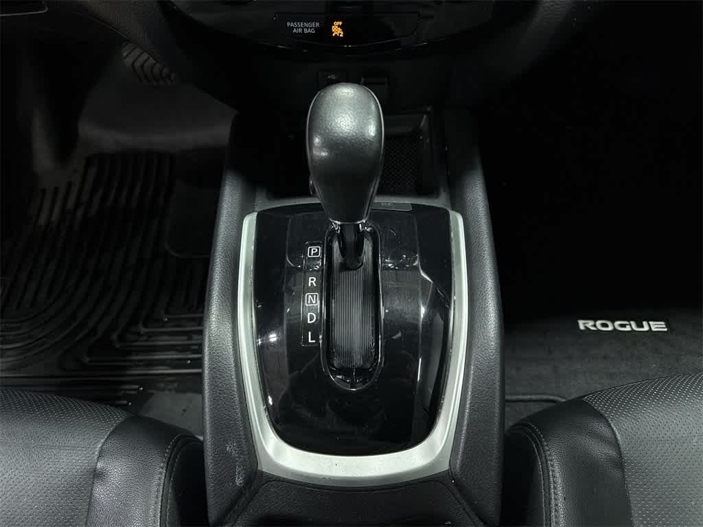 Thumbnail: 2015 Nissan Rogue - 32