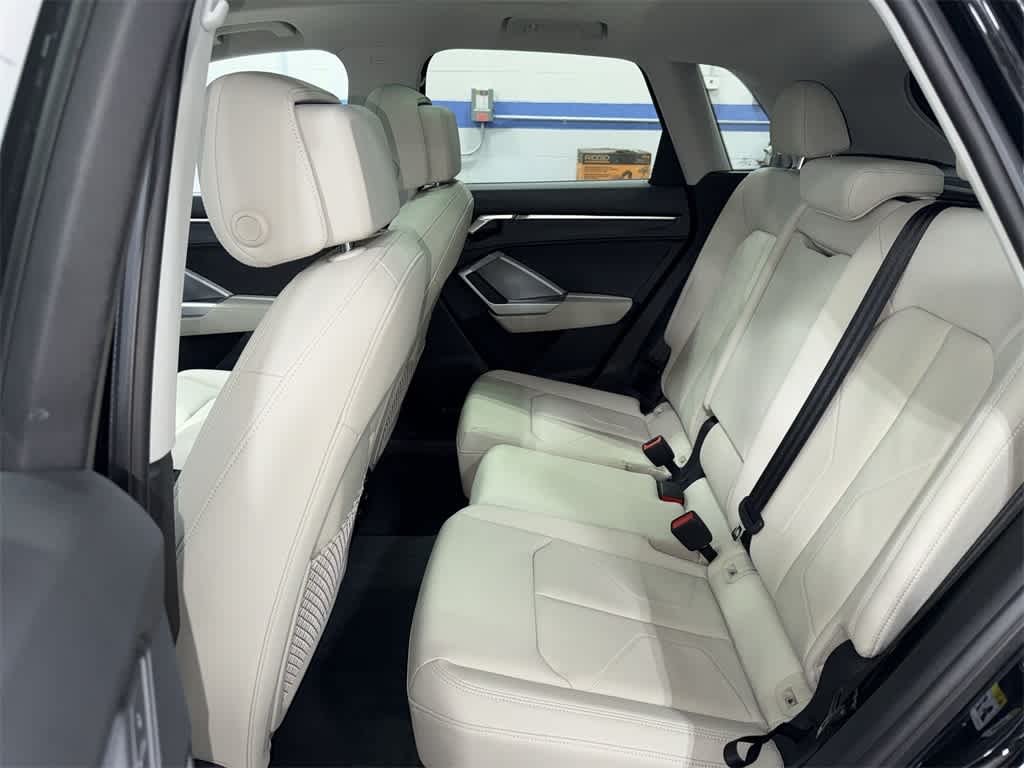 Thumbnail: 2024 Audi Q3 - 17