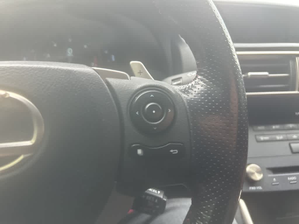 Thumbnail: 2016 Lexus IS - 5