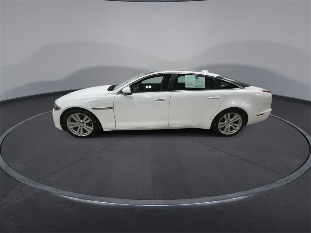Thumbnail: 2016 Jaguar XJ - 5