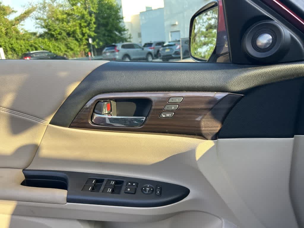 Thumbnail: 2016 Honda Accord - 21