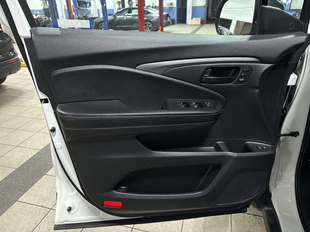 Thumbnail: 2023 Honda Passport - 31