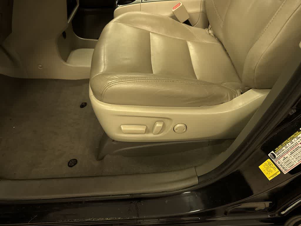 Thumbnail: 2020 Toyota Sienna - 25