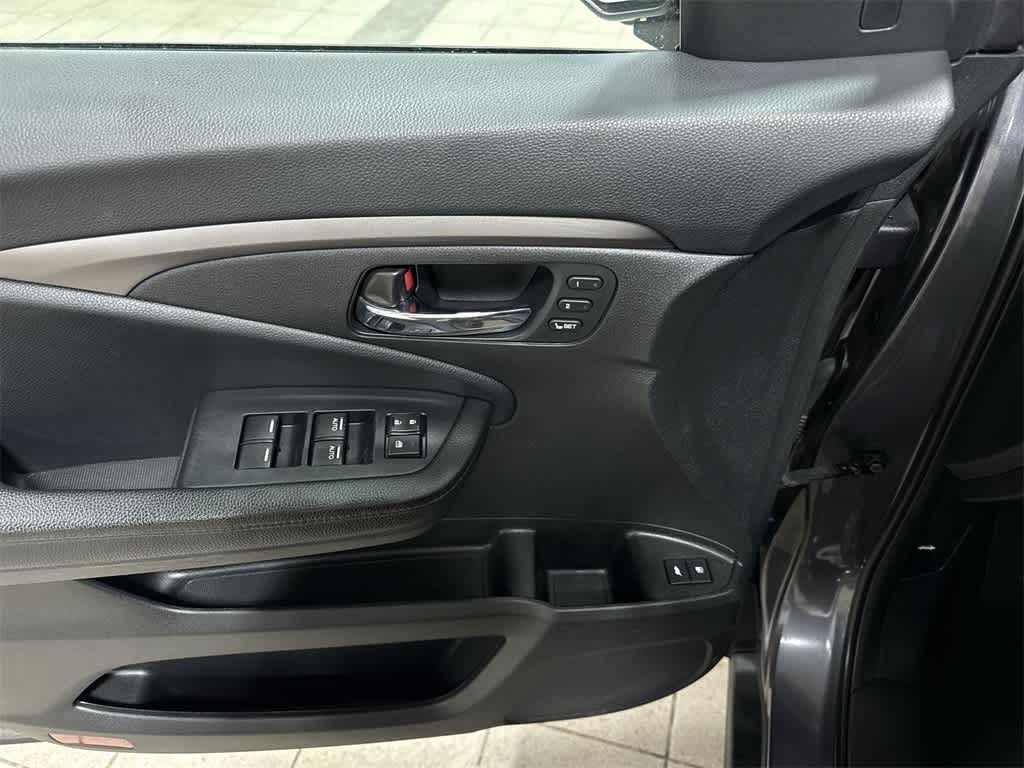 Thumbnail: 2022 Honda Pilot - 23