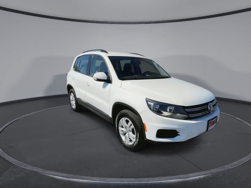 Thumbnail: 2016 Volkswagen Tiguan - 2