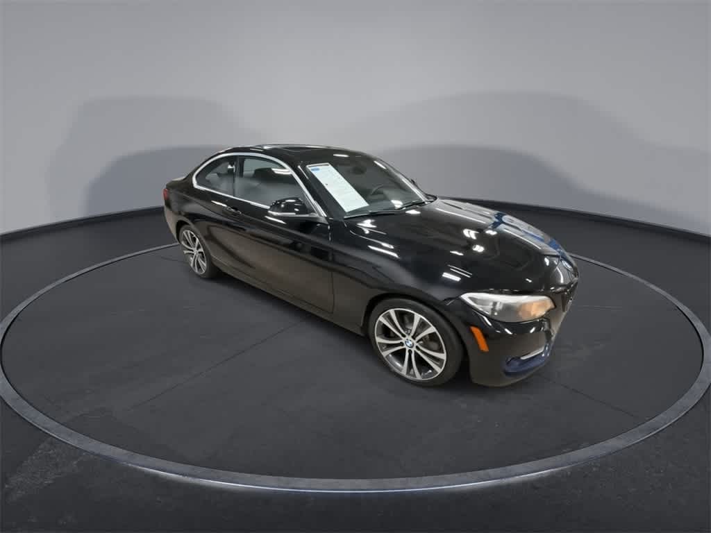 Thumbnail: 2016 BMW 2 Series - 2