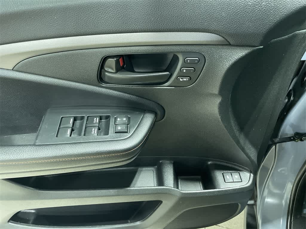 Thumbnail: 2022 Honda Pilot - 24