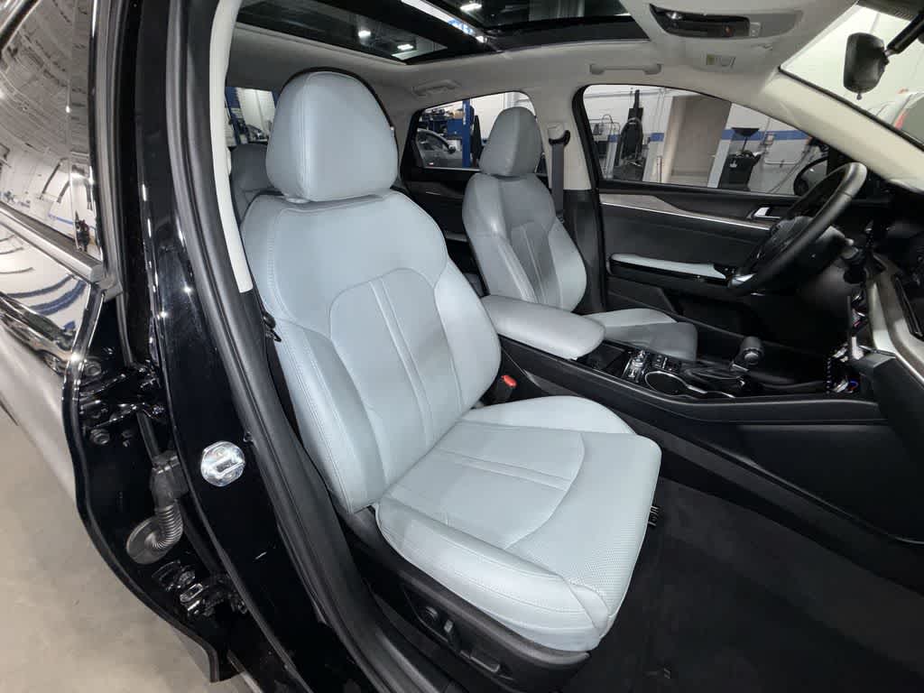 Thumbnail: 2022 Kia K5 - 16