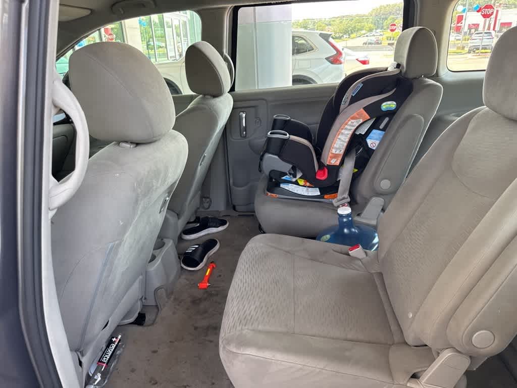 Thumbnail: 2015 Nissan Quest - 16